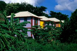 Banana-trees;-Colours;-Comoros-Archipelago;-France;-Houses;-Housing;-Indian-Ocean;-Kaleidos;-Kaleidos-images;-La-parole-à-limage;-Laurent-Abad;-Mayotte;-Stories-Pictures;-Tin-roofs;-Village